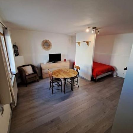 Le Studio De La Place Chalier LʼIsle-sur-la-Sorgue Buitenkant foto